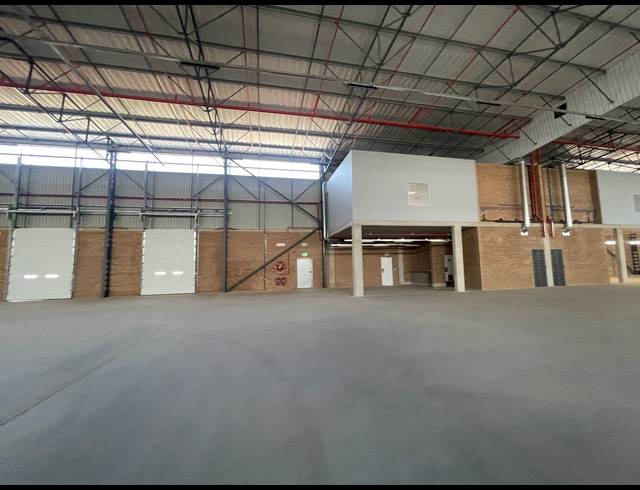 1,910M² WAREHOUSE TO LET IN AIRPORT PARK